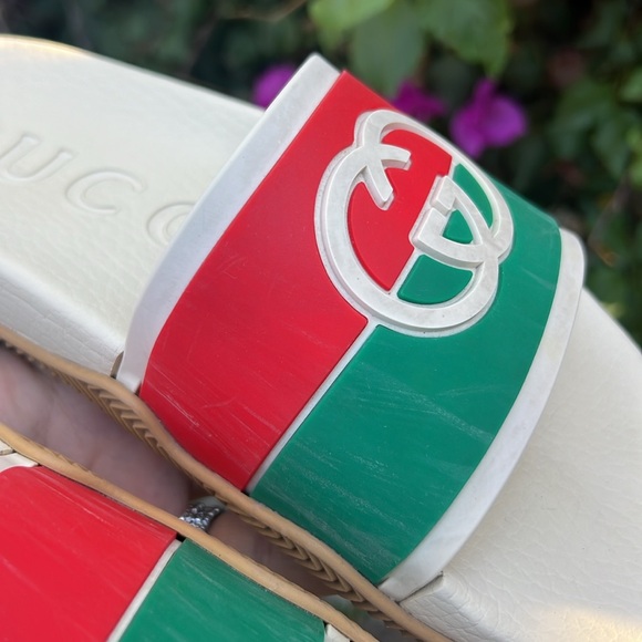 Gucci Rubber GG interlock slides sandals.❤️ - Picture 8 of 17